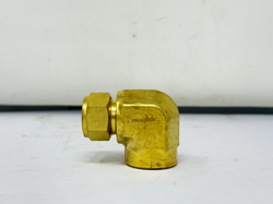 3/4 TUBE X 3/4 FNPT BRASS FEMALE ELBOW FITTING SWAGELOK B-1210-8-12 OPEN BOX