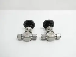 BOX OF 2 SWAGELOK SS-1RS6 MANUAL STAINLESS NEEDLE VALVE 5000PSI 3/8IN TUBE