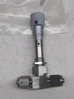 AMAT 3870-01264  SWAGELOK SS-4MG-VCR, L SERIES METERING VALVE, 1/4