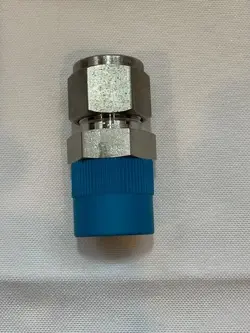 SWAGELOK SS-8-VCR-6-810 FACE SEAL FITTING 1/2 IN TUBE TO 1/2 IN VCR 316 SS
