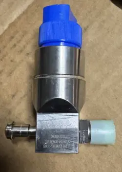 SWAGELOK SS-HFM3B-VCR4-P-A HIGH PURITY MANUAL GAS REGULATOR