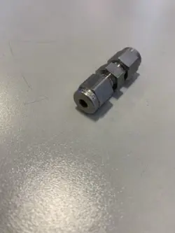 SWAGELOK  SS-200-6 STAINLESS STEEL 1/8” UNION FITTING