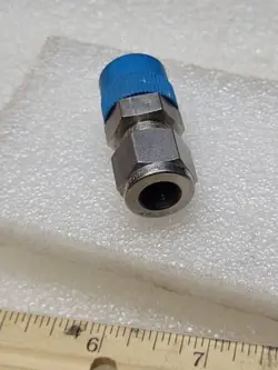 ADAPTER SS-600-1-6 LOT