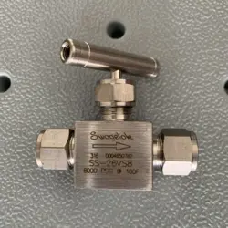 SWAGELOK SS-26VS8 INTEGRAL BONNET NEEDLE VALVE STAINLESS STEEL 6000PSI