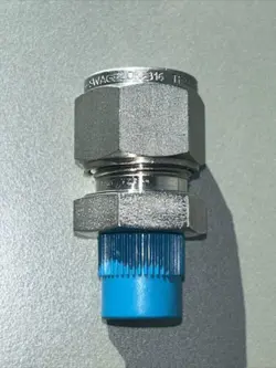 SS SWAGELOK TUBE FITTING, MALE CONNECTOR, 12 MM TUBE OD X 1/4 IN. MALE NPT