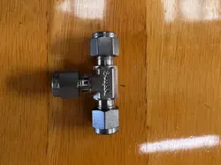 NEW SWAGELOK  1/4