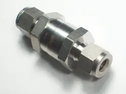 1- SWAGELOK STAINLESS STEEL POPPET 6000 PSI CHECK VALVE, 3/8