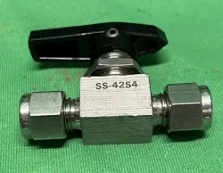 SS-42S4 SWAGELOK