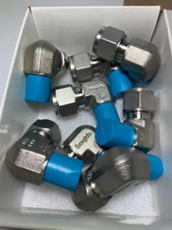 1PC SWAGELOK SS-10M0-2-4RT STAINLESS STEEL TUBE FITTING