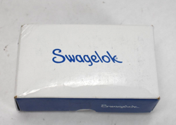 SWAGELOK MALE CONNECTOR 1/4 TUBE X 1/4 MALE PIPE SS-400-1-4 LOT OF 25 STEEL