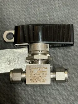 SWAGELOK SS-43GS4-ID-LL,  1/4