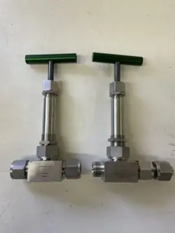LOT OF 2 - SWAGELOK SS-8UW STAINLESS STEEL 1/2