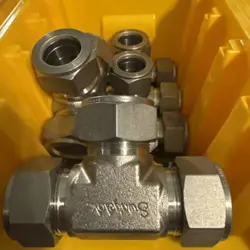 1-SWAGELOK SS-1610-3 TUBE FITTING TEE 1 IN TUBE OD 316 SS