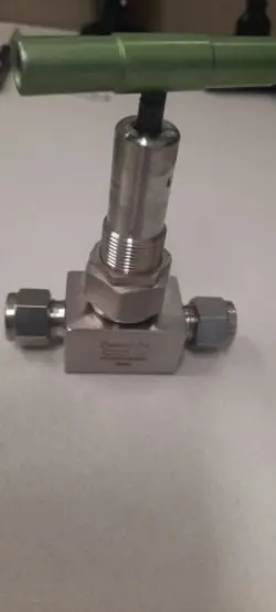 NEW SWAGELOK SS-6BK 3/8 