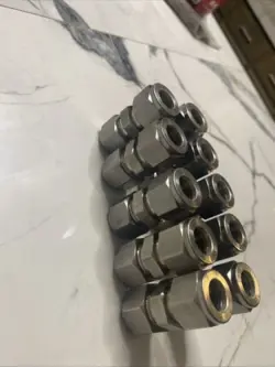 LOT OF 10 SWAGELOK STAINLESS STEEL UNION FITTING  1/2