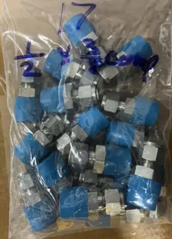 17- NEW SWAGELOK  3/8