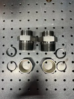 2 SWAGELOK ADAPTER SS-1610-1-20 FITTING 1-1/4