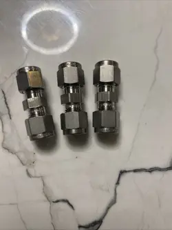 LOT OF 3  SWAGELOK SS-400-6 UNION, 1/4 IN. TUBE OD STAINLESS STEEL COMPRESSION