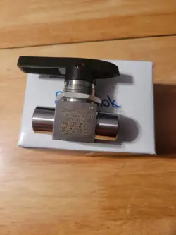SWAGELOK STAINLESS STEEL 40 SERIES BALL VALVE, 3/8