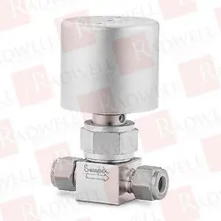 SWAGELOK SS-HBVS4-C / SSHBVS4C (NEW IN BOX)