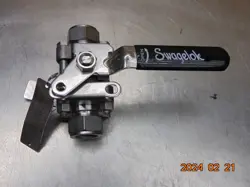 NEW SWAGELOK SS-65TS16 ID JL LOCKING STAINLESS BALL VALVE