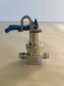 SWAGELOK 6LVV-DPTFR4-P DIAPHRAGM STAINLESS STEEL MANUAL VALVE, TESTED/WORKS 