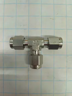 SWAGELOK STAINLESS 316 UNION TEE TUBE