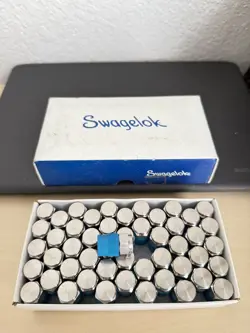 SWAGELOK SS-4-P 1/4” NPT STAINLESS STEEL PIPE PLUG NEW