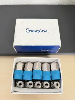 1 - SWAGELOK ELBOW CONNECTOR FITTING, 1/4