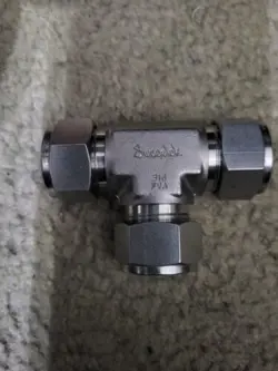 NEW SWAGELOK 3/4