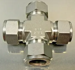 SWAGELOK SS-1210-4 TUBE FITTING UNION CROSS 3/4