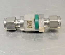 SWAGELOK SS-XSS4 5 CPM STAINLESS STEEL EXCESS FLOW VALVE  LOT OF 3