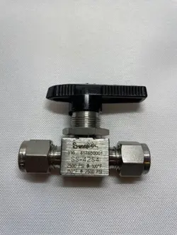 SWAGELOK SS-42S4 BALL VALVE 1/4 IN TUBE FITTING 2500 PSI