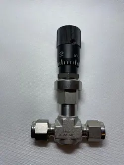 SWAGELOK SS-4MG-MH METERING VALVE 1/4 IN TUBE FITTING VERNIER HANDLE
