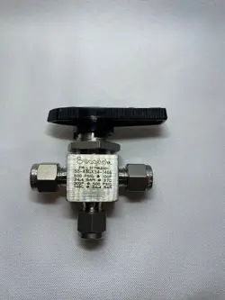 SWAGELOK SS-43GXS4-1466 THREE WAY BALL VALVE 0.9 CV 1/4 IN TUBE FITTING