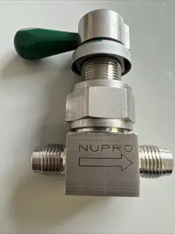 NUPRO SWAGELOK SS-DLVCR4 DIAPHRAGM VALVE