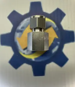 NEW SWAGELOK FEMALE CONNECTOR 1/2 X 1/2 FNPT STAINLESS STEEL  SS-810-7-8