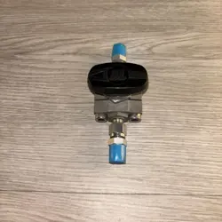 SWAGELOK WHITEY SS-33VS4 STAINLESS STEEL BALL VALVE - 1/4”