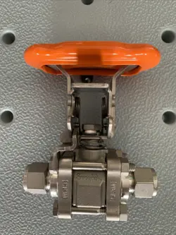 SWAGELOK SS63TS8-LLK, 3-PIECE 60 SERIES BALL VALVE, PTFE SEATS, 1/2”