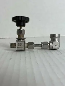 WHITEY VALVE SS 1VS4 INTEGRAL BONNET NEEDLE VALVE SWAGELOK PRE-OWNED