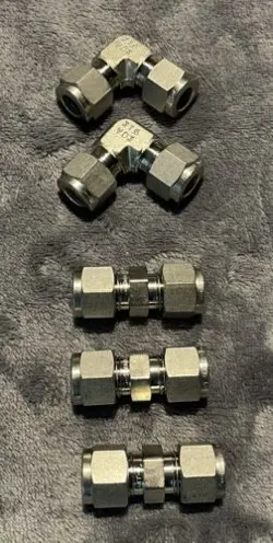 3/8 SWAGELOK UNION & ELBOW