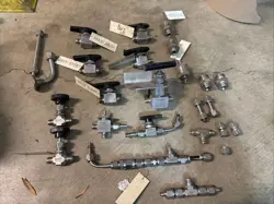 LOT OF 25 SWAGELOK BALL VALVES STAINLESS FITTINGS COUPLERS 1/4 VALVES UNIONS