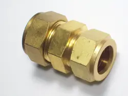 1 - SWAGELOK BRASS REDUCING UNION, 3/4