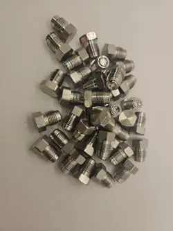 LOT OF 36 SWAGELOK SS-4-VCR-P, 1/4