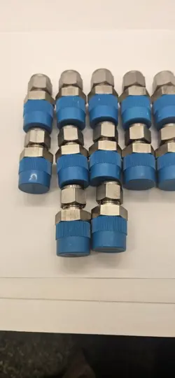 LOT OF 12  SWAGELOK FITTING, 3/8