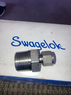 SWAGELOK 3/8 TUBE TO 3/4 MALE PIPE
