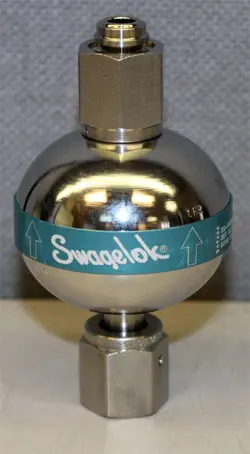SWAGELOK SS-HFS4B-9528-P80 HIGH PURITY PRESSURE REGULATOR