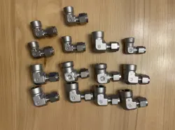 LOT OF SWAGELOK STAINLESS STEEL ELBOW FEMALE CONNECTORS