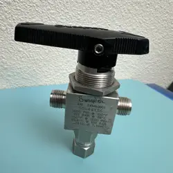 SWAGELOK SS-44XS6 STAINLESS STEEL 3-WAY BALL VALVE