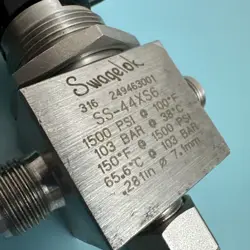 SWAGELOK SS-44XS6